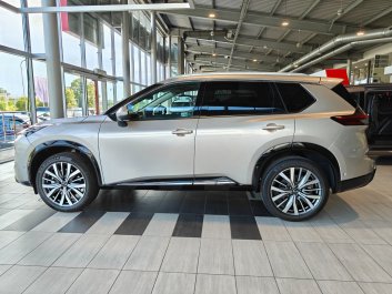 Nissan X-Trail Tekna z pakietem premium  4WD R.