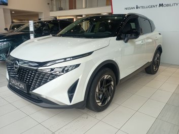 Nissan Qashqai N-Connecta / Pakiet Zimowy/   R.<br /><small>(Samochód używany)</small>